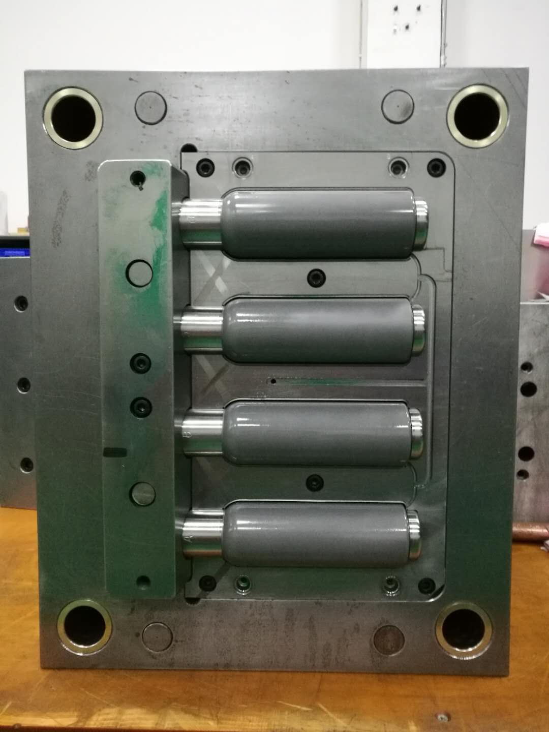 LSR feeding bottle sleeve mould 